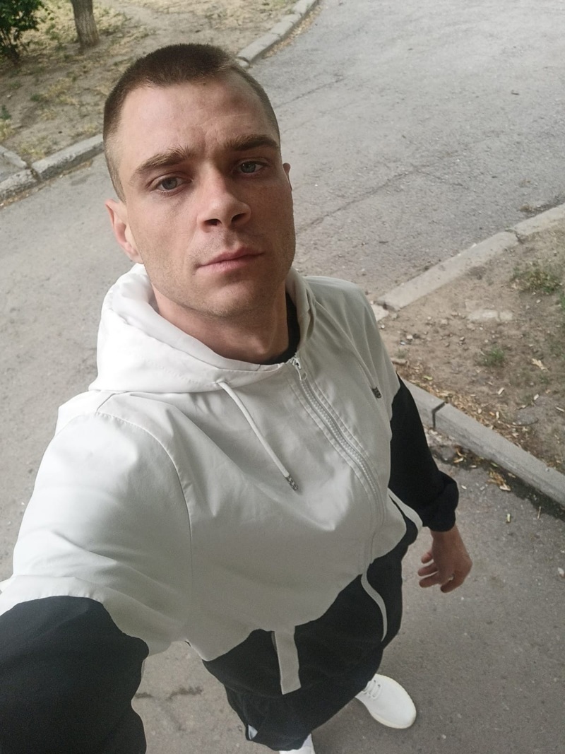 Ищу работу грузчиком/подсобным рабочим/доставщиком, Александр