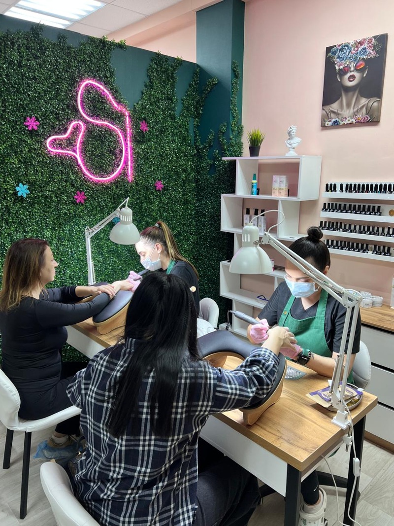 Требуется мастер маникюра/педикюра, Студия «Beauty studio Si»