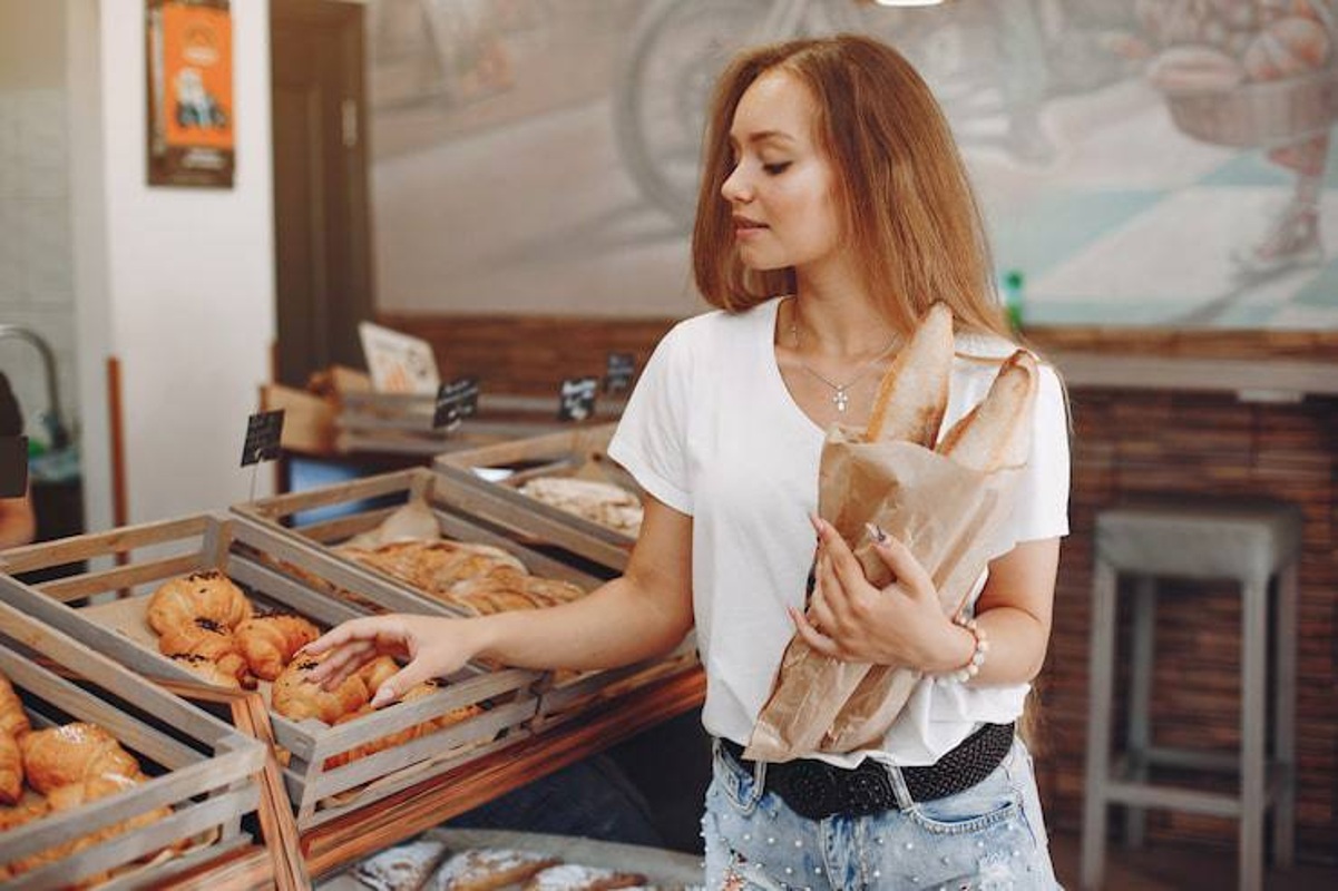 Требуется  продавец
